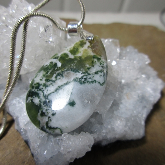 White moss agate Clearance